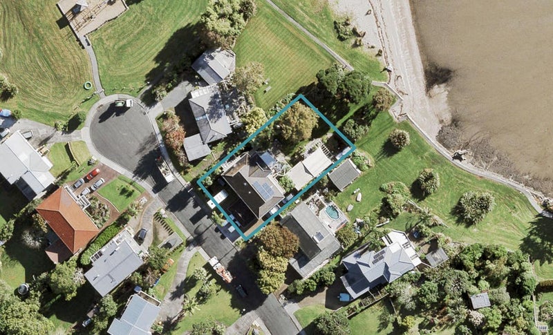 5 Kelvin Crescent, Te Atatu Peninsula, Auckland - Carousel 1