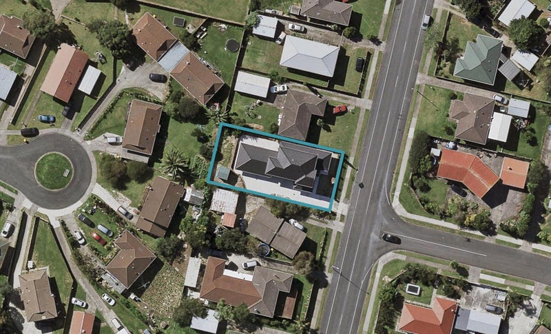 13 Othello Drive, Clover Park, Auckland - Carousel 1