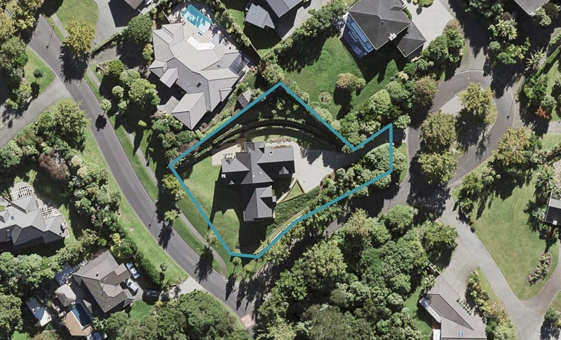 40 Oakford Park Crescent, Greenhithe, Auckland - Carousel 1
