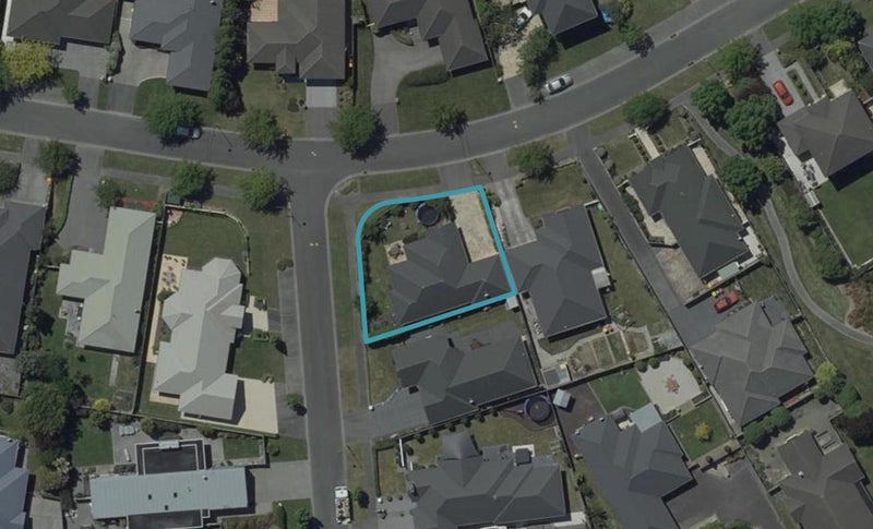 31 Kinsella Crescent, Aidanfield, Christchurch - Carousel 1