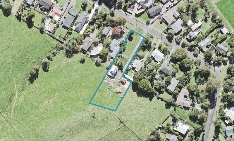 25 Grassmere Road, Henderson Valley, Auckland - Carousel 1