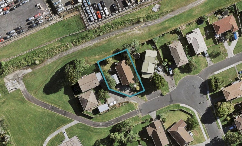 28 Hanford Place, Clendon Park, Auckland - Carousel 1