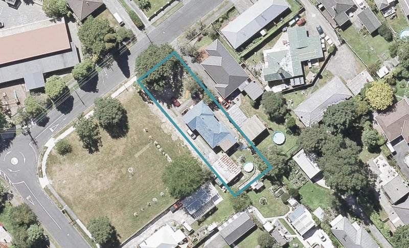 4 Poole Crescent, Wainuiomata, Lower Hutt - Carousel 1