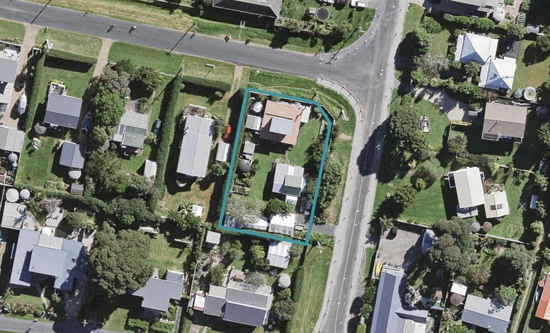 27 Moa Avenue, Oneroa, Waiheke Island - Carousel 1
