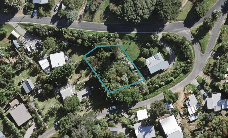 48 Hamilton Road, Surfdale, Waiheke Island - Carousel 1