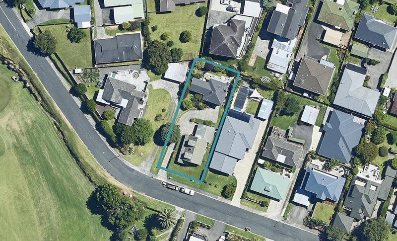 25 Crescent Road, Otumoetai, Tauranga - Carousel 1