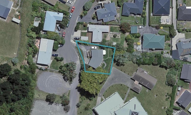 25 Trebann Street, Paparangi, Wellington - Carousel 1