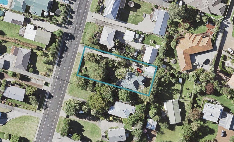 33 Shelly Bay Road, Beachlands, Auckland - Carousel 1