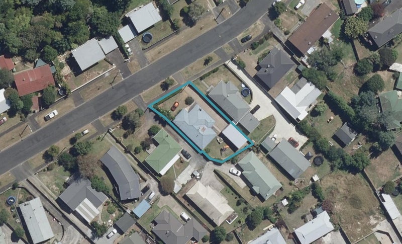 28 Tomin Road, Glenview, Hamilton - Carousel 1