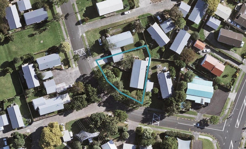 5 Keri Anne Place, Goodwood Heights, Auckland - Carousel 1