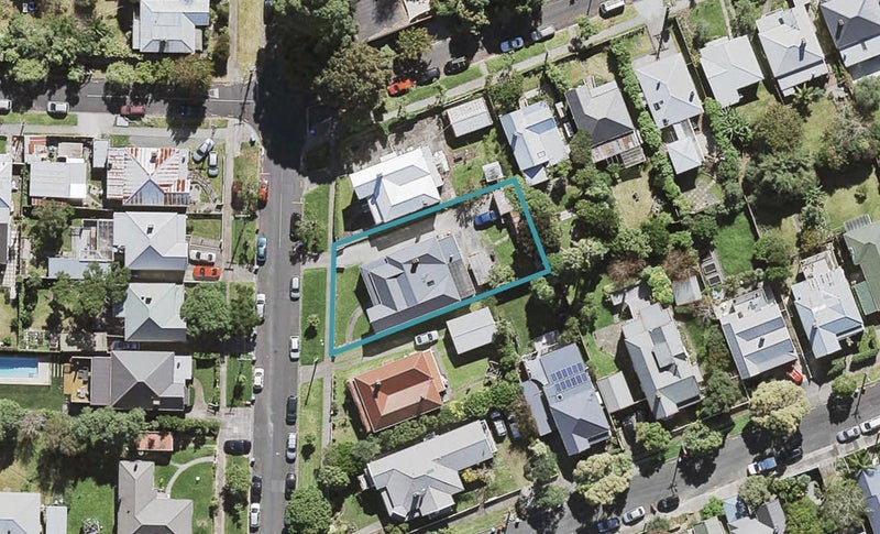 7 Kingsland Avenue, Kingsland, Auckland - Carousel 1