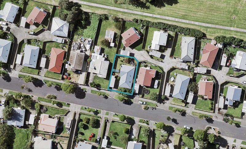 52 Maybury Street, Point England, Auckland - Carousel 1