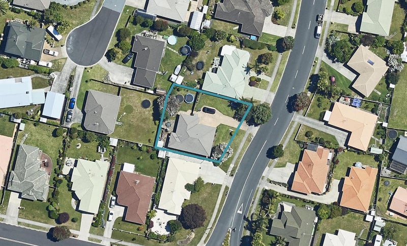 77 Pacific View Road, Papamoa Beach, Papamoa - Carousel 1