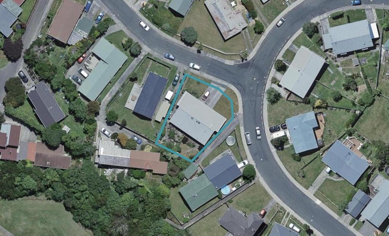 1 Kingsbridge Place, Newlands, Wellington - Carousel 1