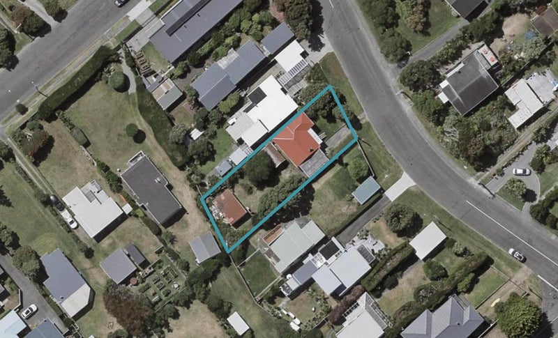 8 Te Moana Road, Waikanae Beach, Waikanae - Carousel 1