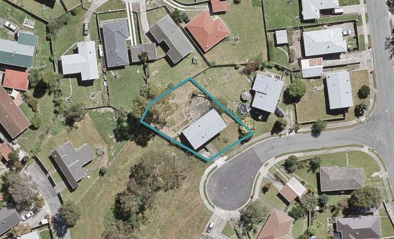 13 Speargrass Grove, Timberlea, Upper Hutt - Carousel 1