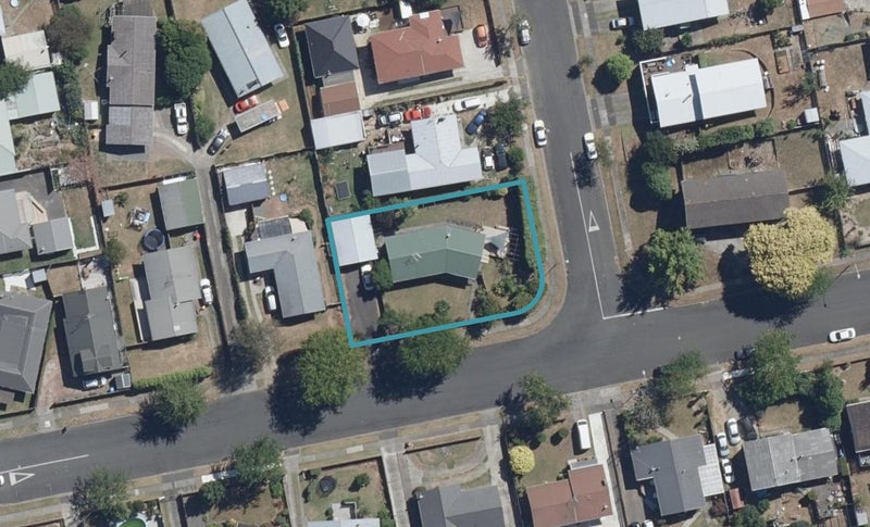 76 Pohutukawa Drive, Pukete, Hamilton - Carousel 1