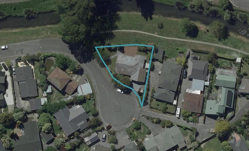 1 Esher Place, Saint Martins, Christchurch - Carousel 1