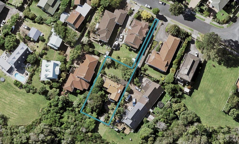 8 Venus Place, Half Moon Bay, Auckland - Carousel 1