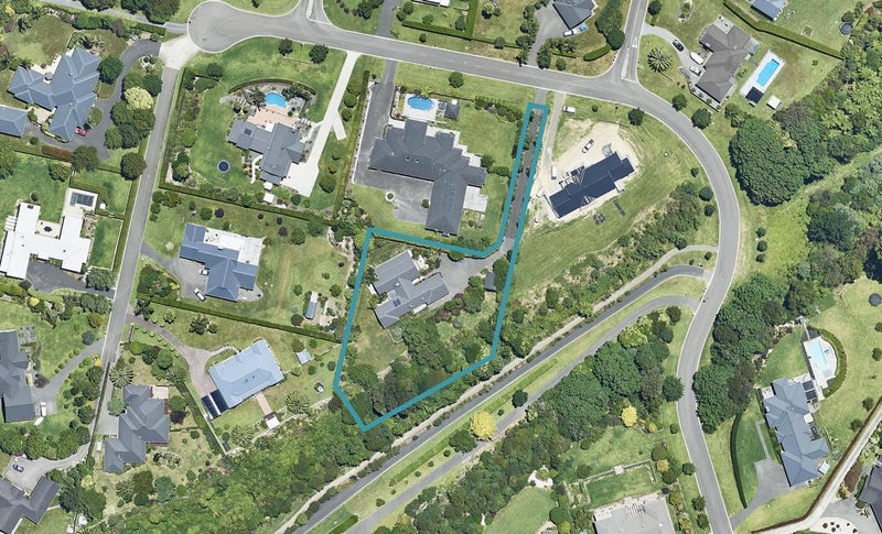 31 Bradley Avenue, Pyes Pa, Tauranga - Carousel 1