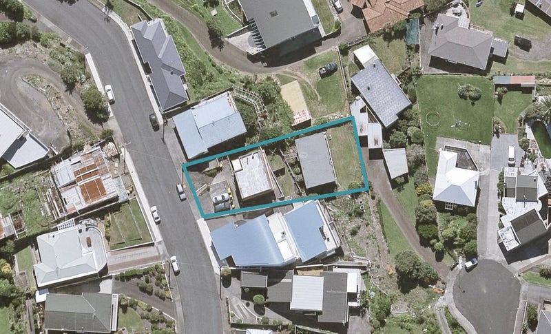 16 Findlay Street, Moturoa, New Plymouth - Carousel 1