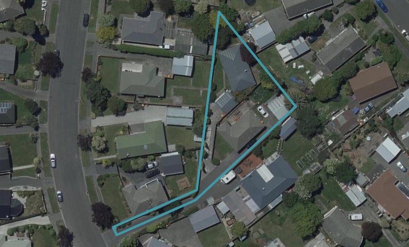 2/113 Warren Crescent, Hillmorton, Christchurch - Carousel 1