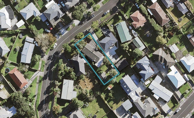80 Rosamund Avenue, New Windsor, Auckland - Carousel 1