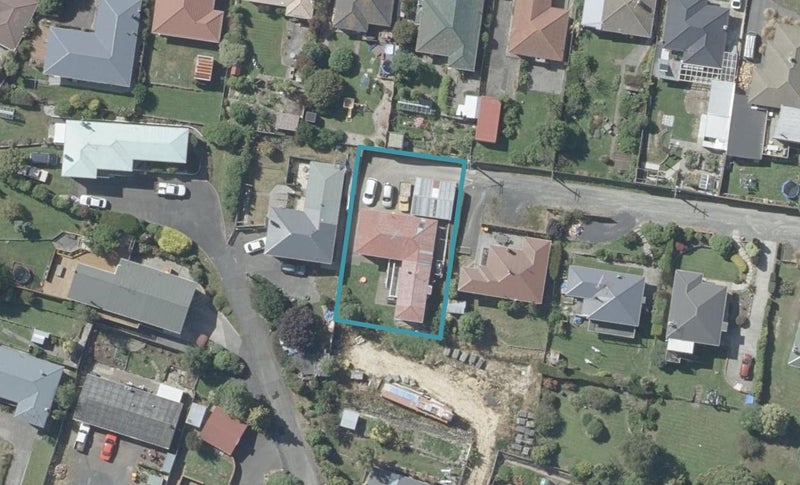 10 Shirley Place, Kenmure, Dunedin - Carousel 1