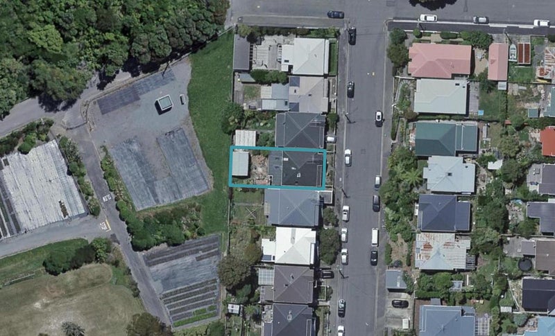 8 Emerson Street, Berhampore, Wellington - Carousel 1