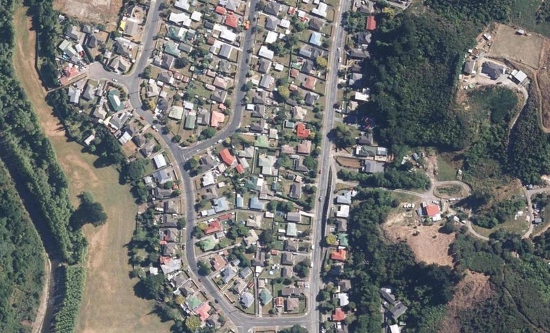 76 Coast Road, Wainuiomata, Lower Hutt - Carousel 1
