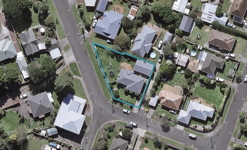 19 Broadmore Street, Vogeltown, New Plymouth - Carousel 1