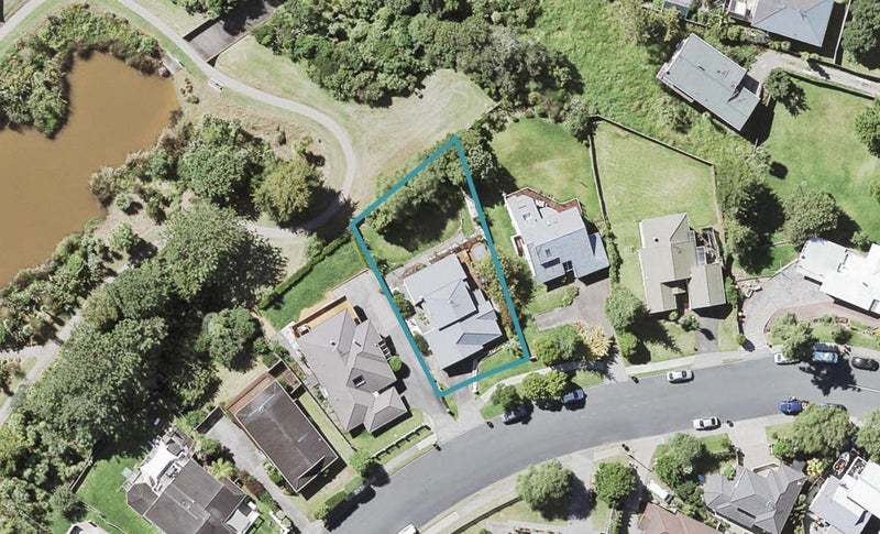 5 Bayside Drive, Browns Bay, Auckland - Carousel 1