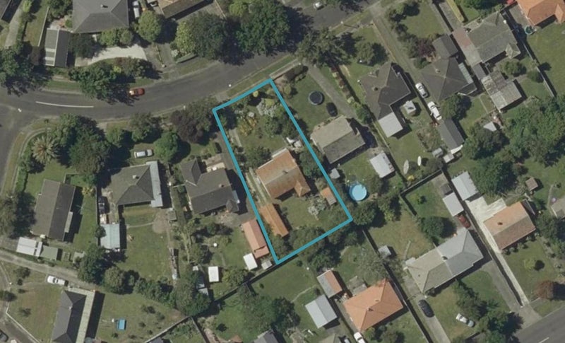 61 Savage Crescent, West End, Palmerston North - Carousel 1