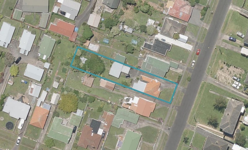 27 Tanguru Street, Whanganui East, Whanganui - Carousel 1
