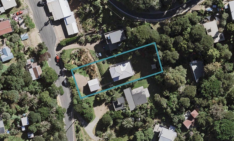 35 Palm Road, Palm Beach, Waiheke Island - Carousel 1