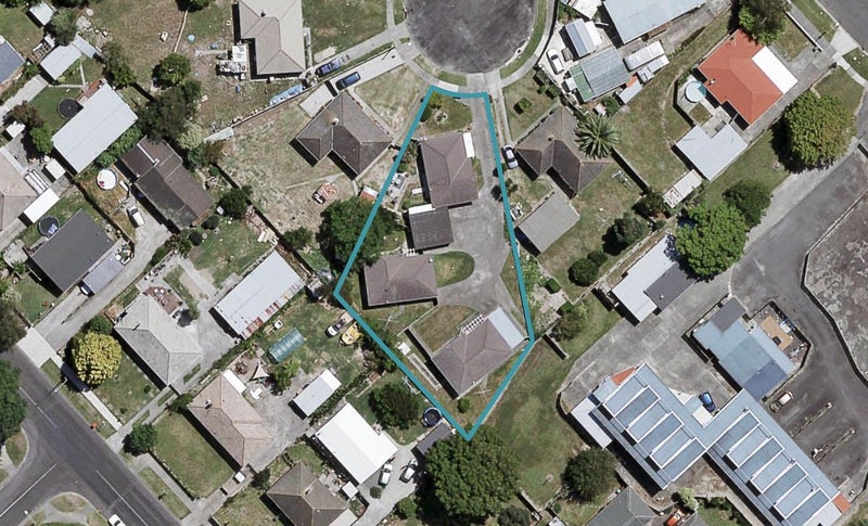 2/4 Barton Place, Marewa, Napier - Carousel 1