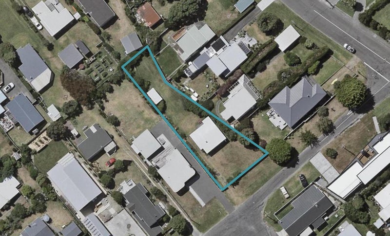 51 Ngapaki Street, Waikanae Beach, Waikanae - Carousel 1