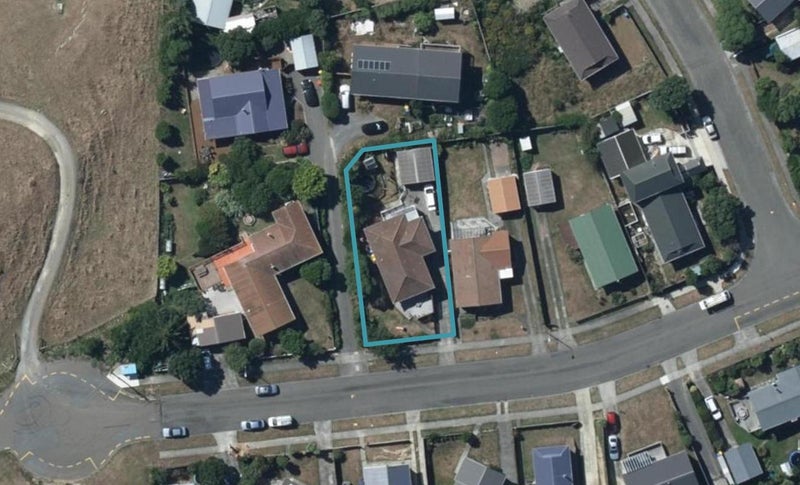126 Pikarere Street, Titahi Bay, Porirua - Carousel 1