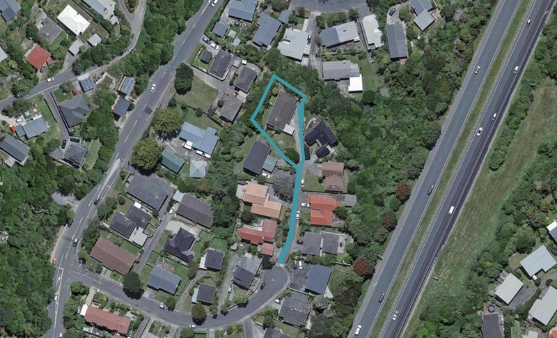 7 Ballina Drive, Churton Park, Wellington - Carousel 1