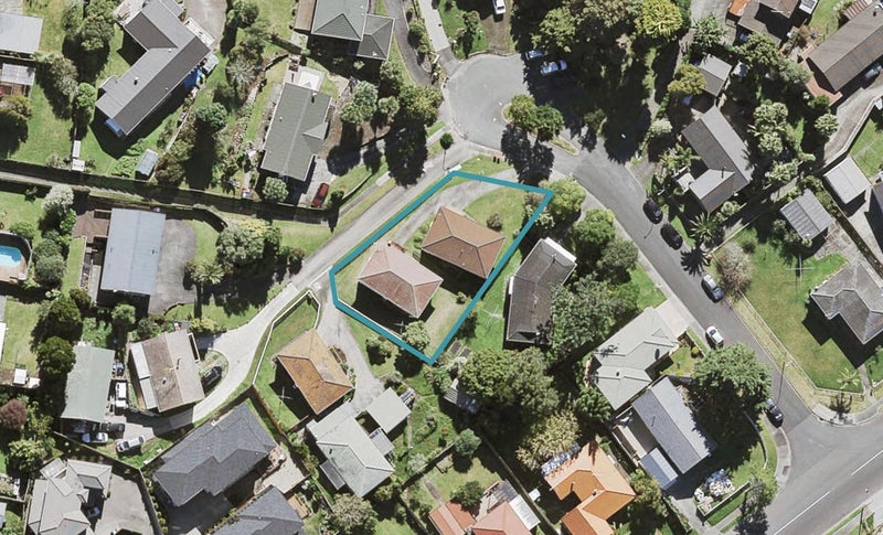 1/6 Flavia Place, Lynfield, Auckland - Carousel 1