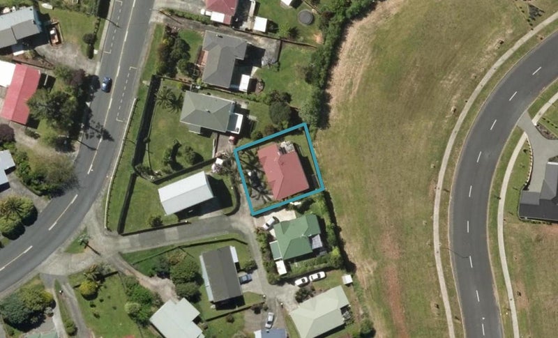 2/79 Station Road, Kamo, Whangarei - Carousel 1