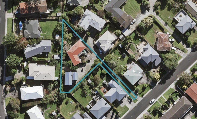2/37 Holland Road, Hillcrest, Auckland - Carousel 1