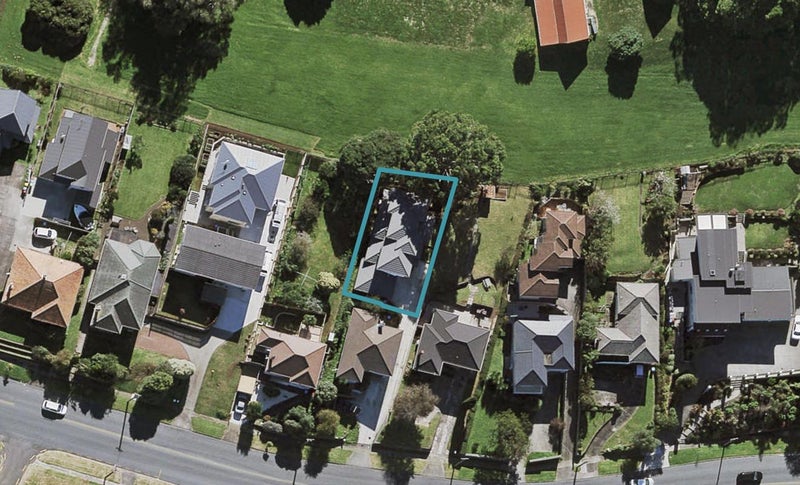 22A Herd Road, Hillsborough, Auckland - Carousel 1