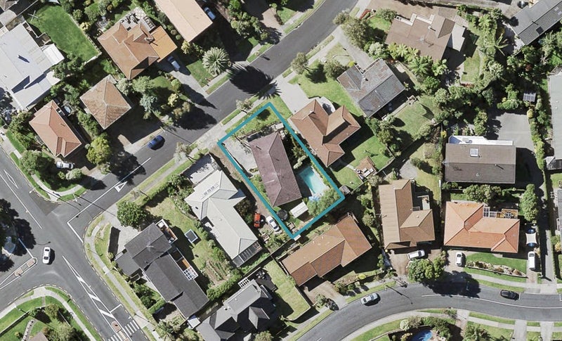 5 Lastel Place, Shelly Park, Auckland - Carousel 1