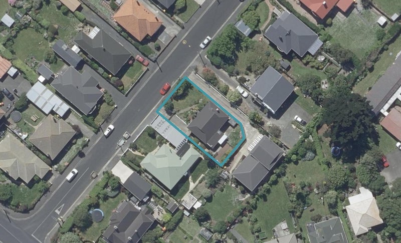 10 Stirling Street, Andersons Bay, Dunedin - Carousel 1