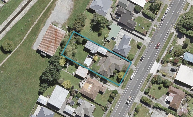 82 Stokes Valley Road, Stokes Valley, Lower Hutt - Carousel 1