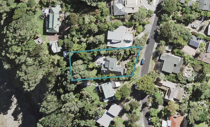 11 Okewa Road, Titirangi, Auckland - Carousel 1