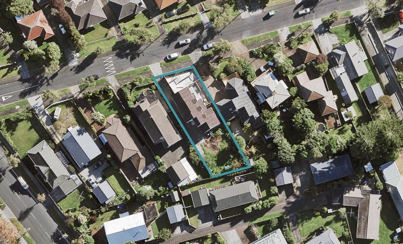 9 Batkin Road, New Windsor, Auckland - Carousel 1