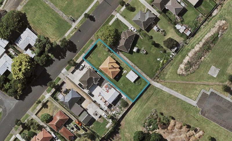 39 Gilbert Road, Otara, Auckland - Carousel 1