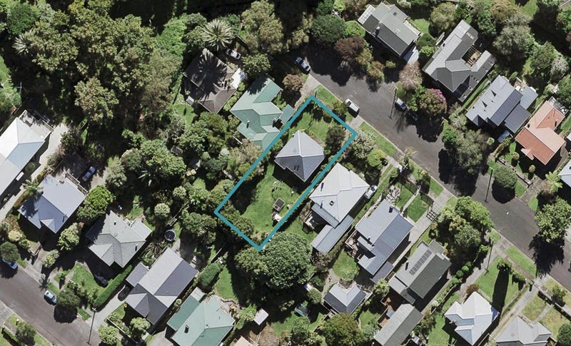 16 Burnside Avenue, Mount Albert, Auckland - Carousel 1